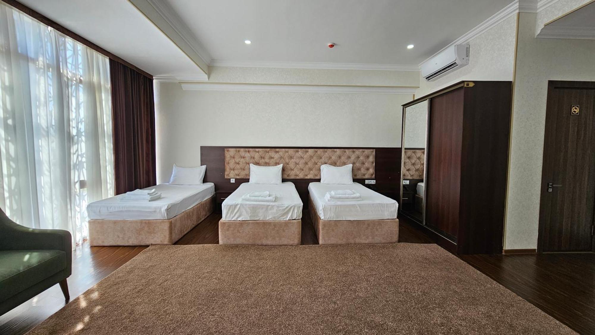 Grand Turon Plaza Hotel Tashkent Ngoại thất bức ảnh