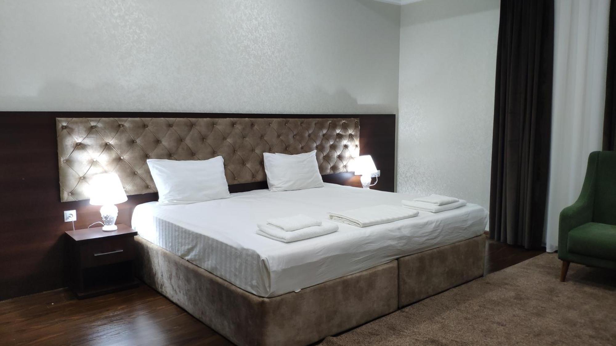 Grand Turon Plaza Hotel Tashkent Ngoại thất bức ảnh