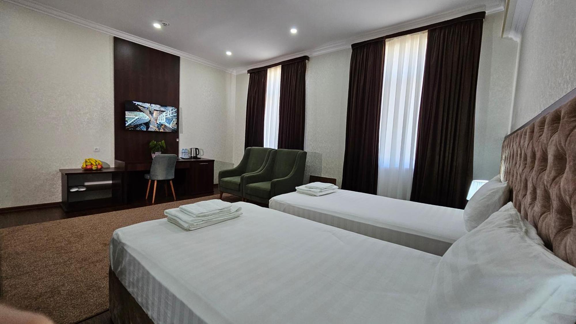 Grand Turon Plaza Hotel Tashkent Ngoại thất bức ảnh