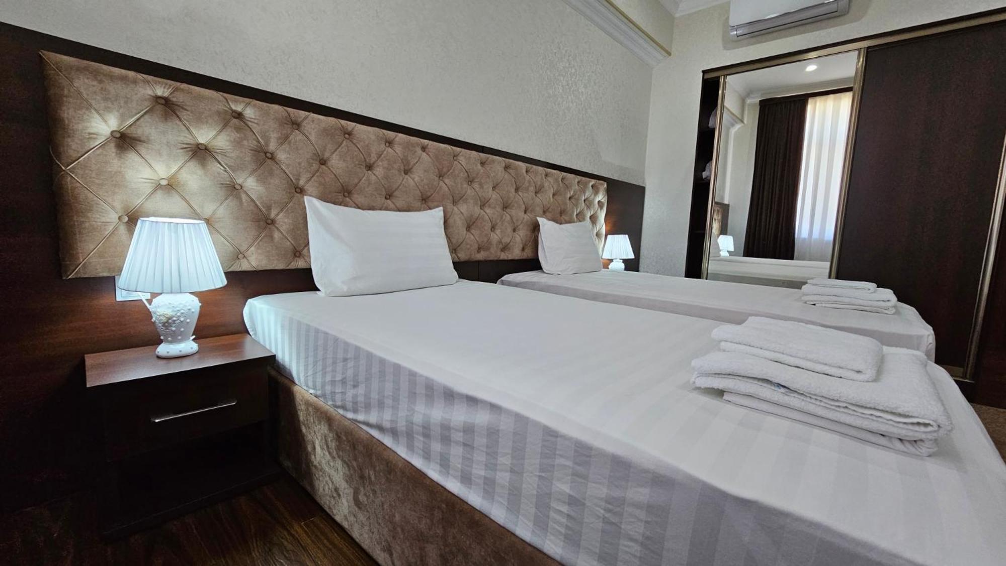 Grand Turon Plaza Hotel Tashkent Ngoại thất bức ảnh