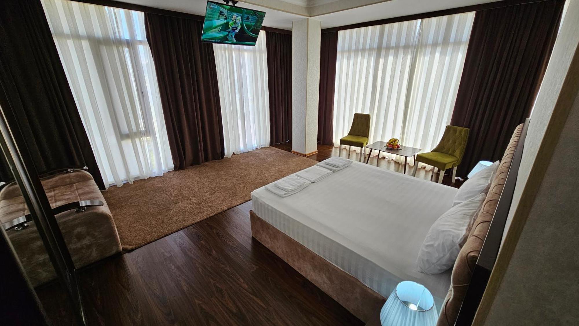 Grand Turon Plaza Hotel Tashkent Ngoại thất bức ảnh