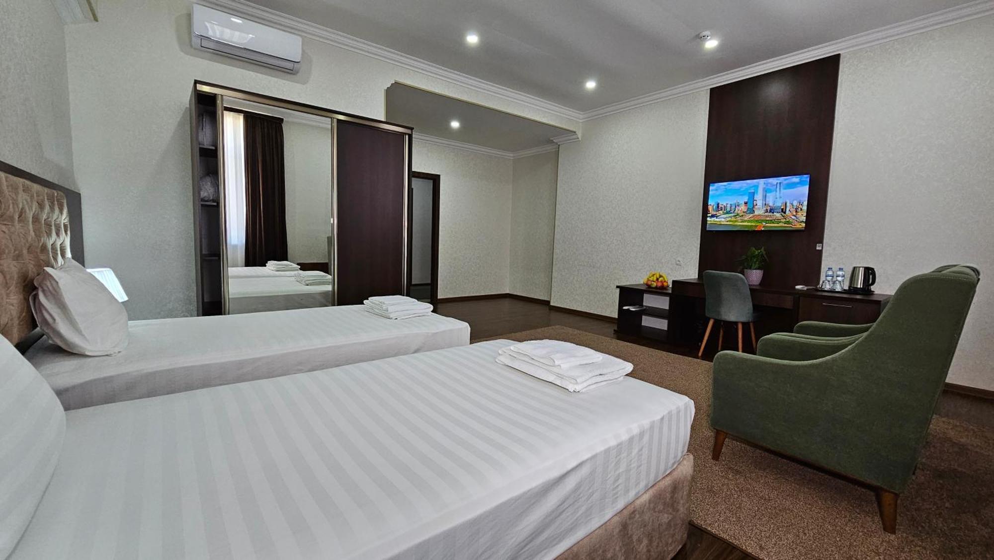 Grand Turon Plaza Hotel Tashkent Ngoại thất bức ảnh