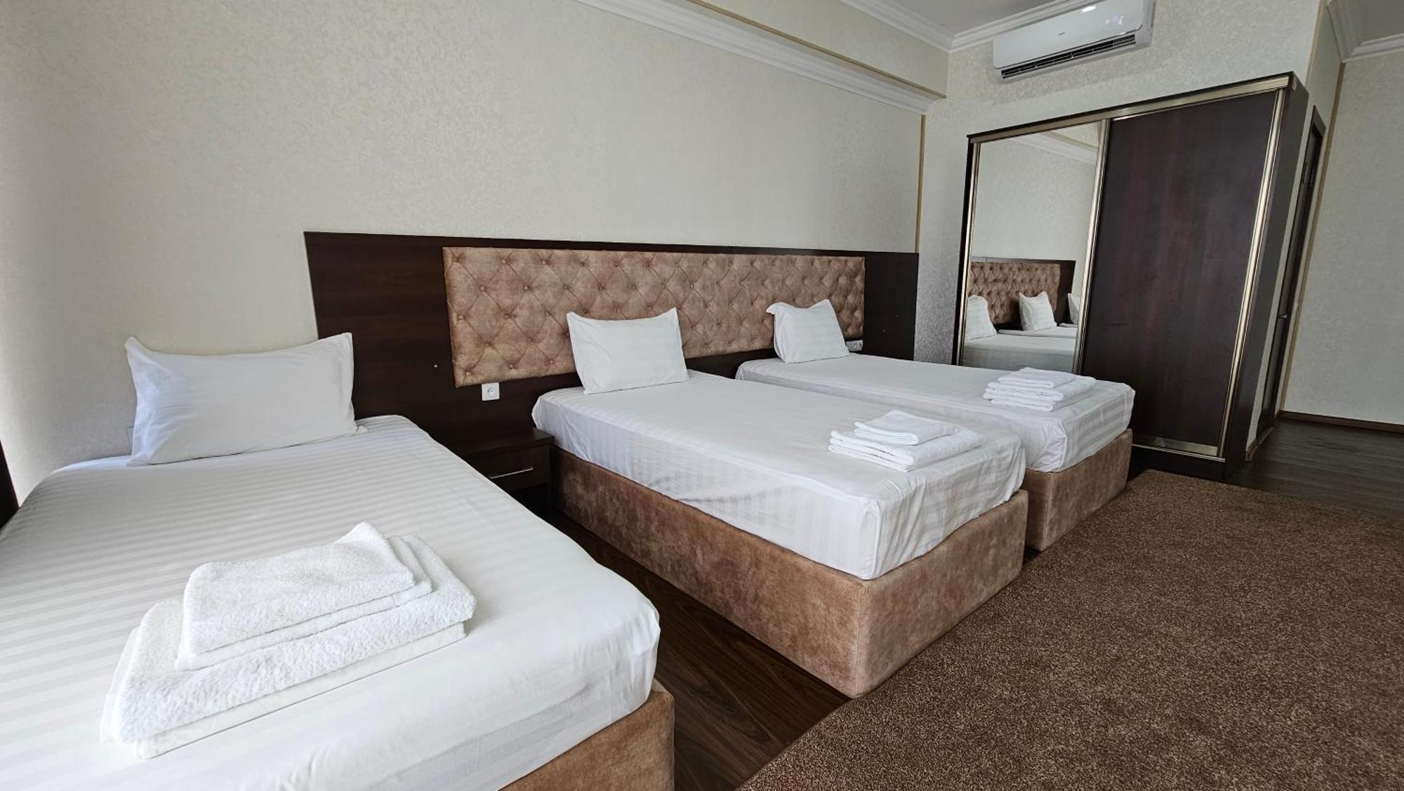 Grand Turon Plaza Hotel Tashkent Ngoại thất bức ảnh