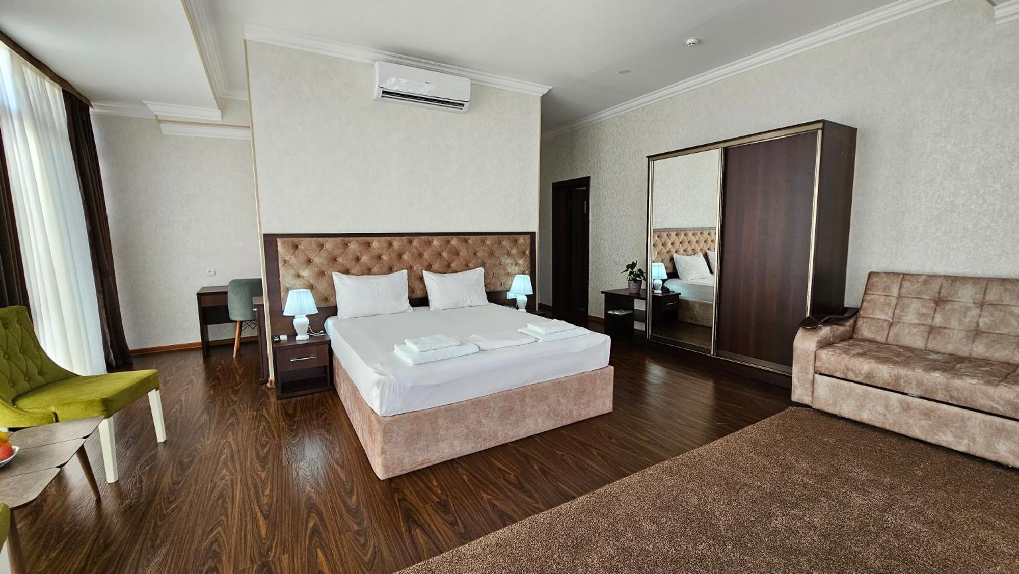 Grand Turon Plaza Hotel Tashkent Ngoại thất bức ảnh