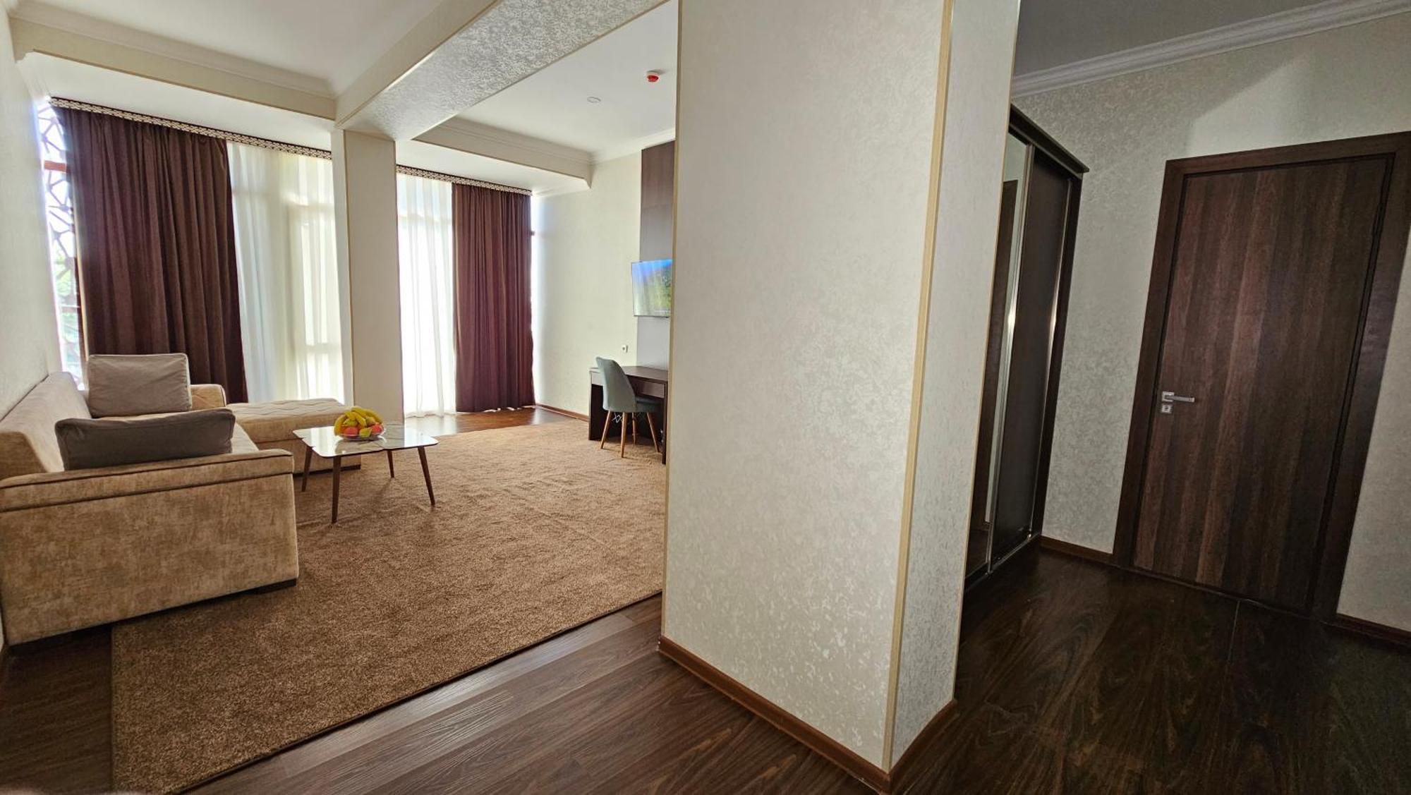 Grand Turon Plaza Hotel Tashkent Ngoại thất bức ảnh