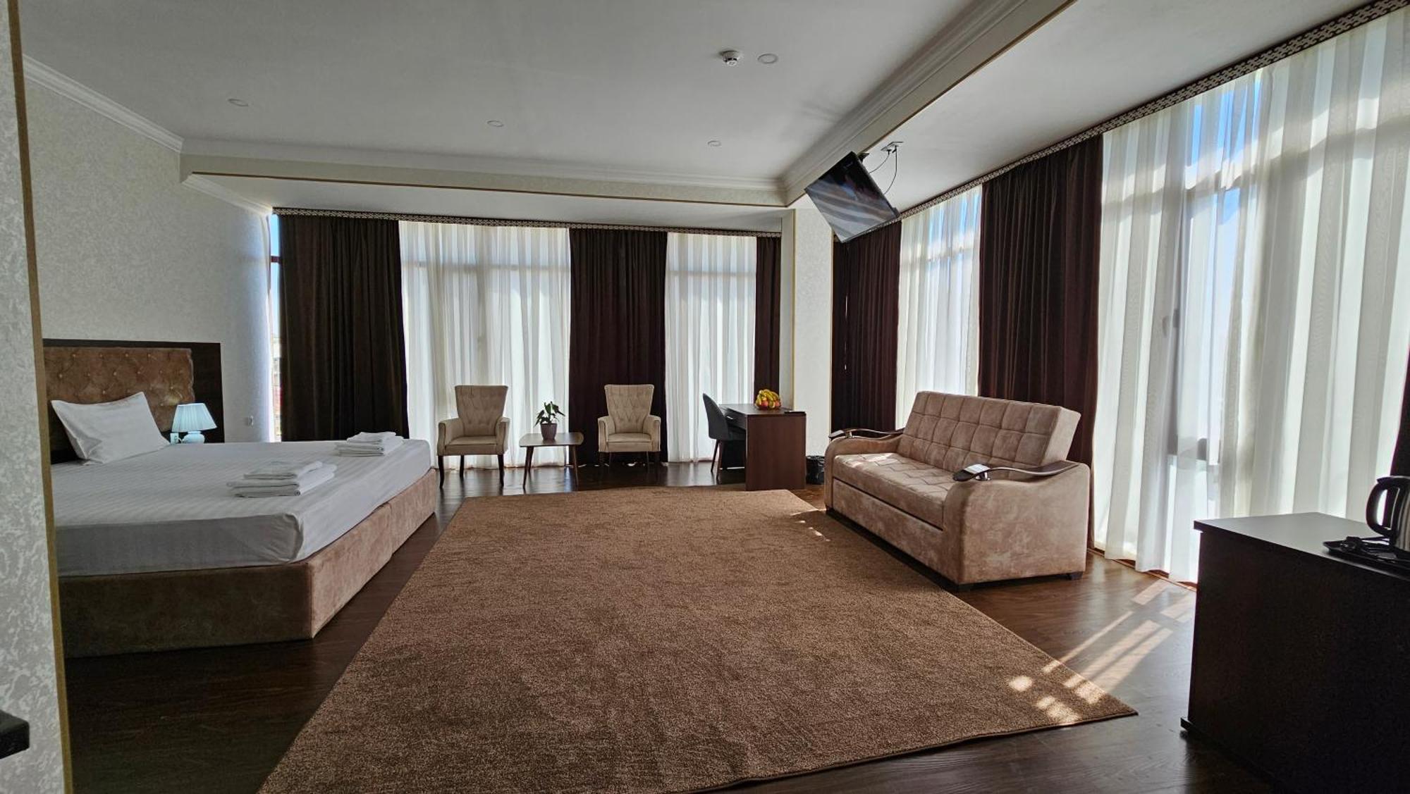 Grand Turon Plaza Hotel Tashkent Ngoại thất bức ảnh